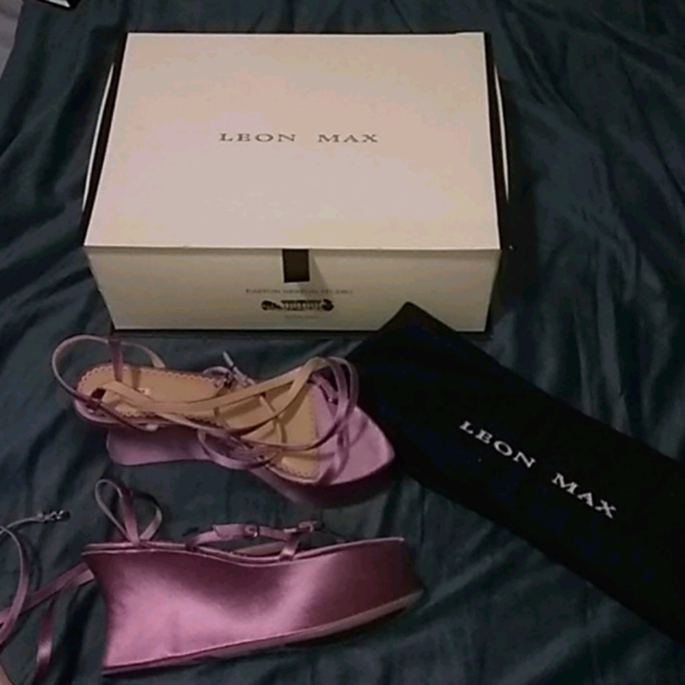 Leon Max sandals